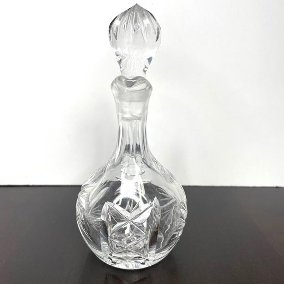 Vintage Small Decanter with Stopper Pinwheel Pattern - Picture 3 of 8